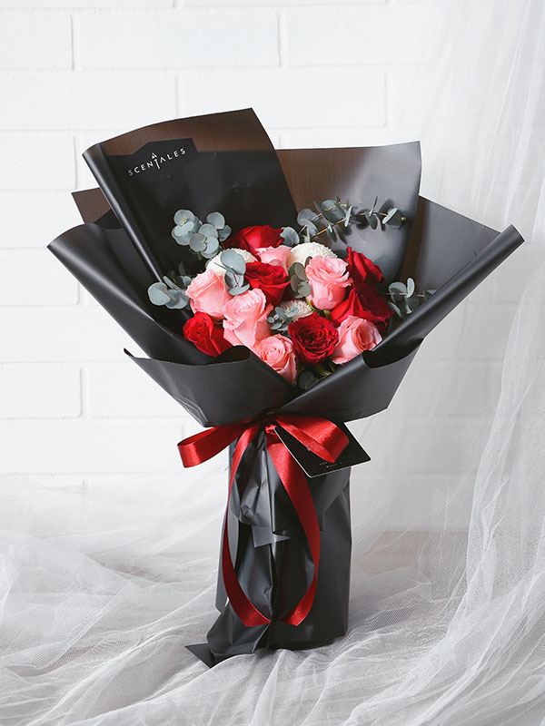 devils-kiss-black-01 Devil's Kiss Hand Bouquet - Image 2