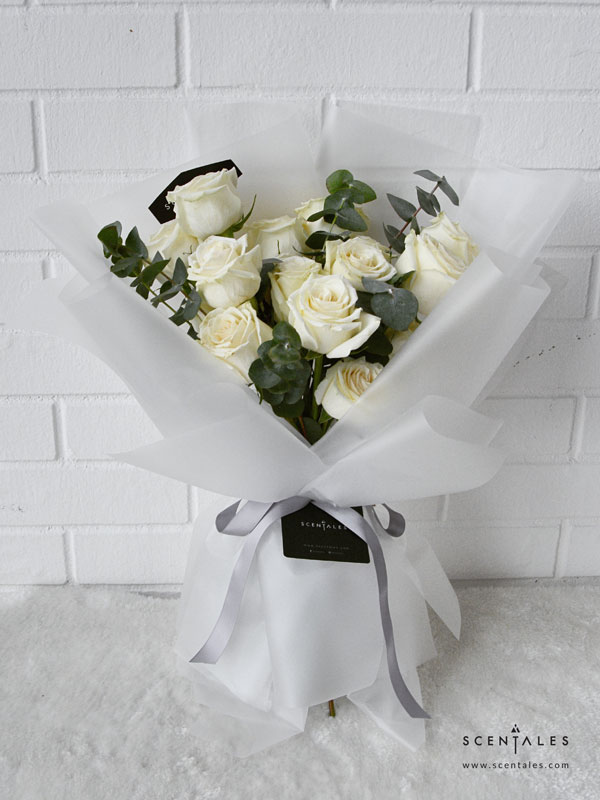 minimalist-white-rose-trans-flower-bouquet-01-600x800 minimalist white rose trans flower bouquet