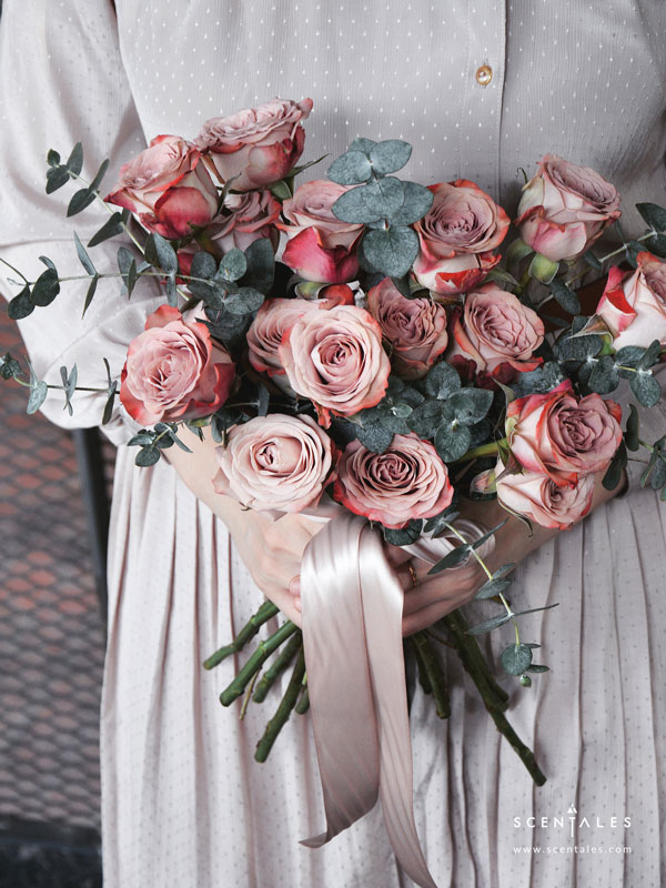 minimalist-cappuccino-rose-bridal-flower-bouquet-hand-tied-01-600x800 (Pre-order) Minimalist Cappuccino Rose Bridal Bouquet - Image 6