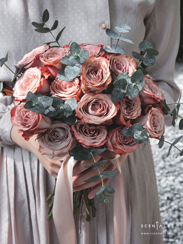 minimalist-cappuccino-rose-bridal-flower-bouquet-round-01-600x800 (Pre-order) Minimalist Cappuccino Rose Bridal Bouquet - Image 2