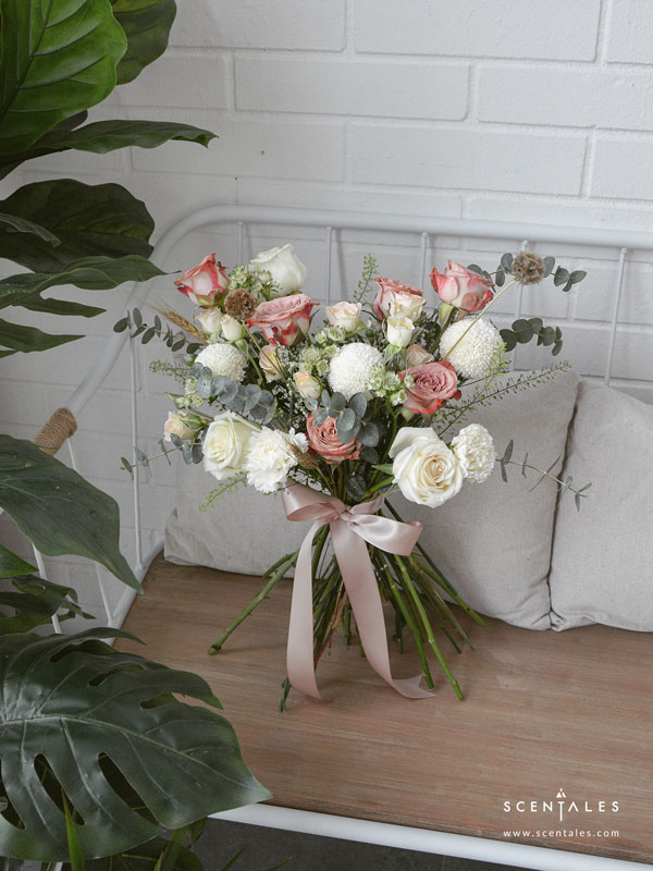 casablanca-bridal-flower-bouquet-hand-tied-03-600x800 (Pre-order) Casablanca Bridal Flower Bouquet - Image 4